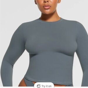 SKIMS Long Sleeve Fits Everybody Top in Slate